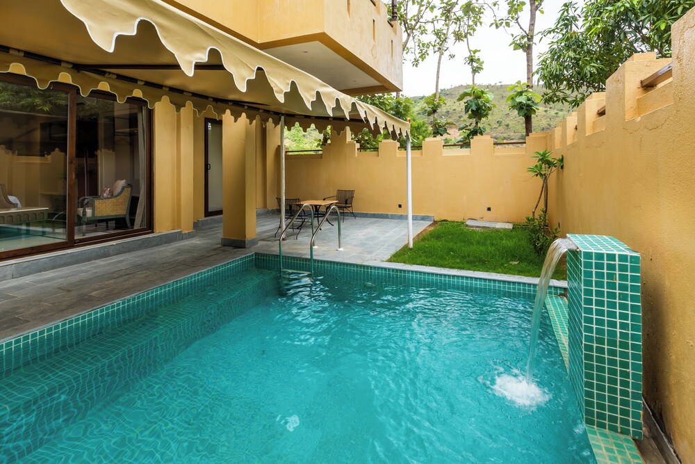 DEV BAGH LUXURIOUS PRIVATE SUITES