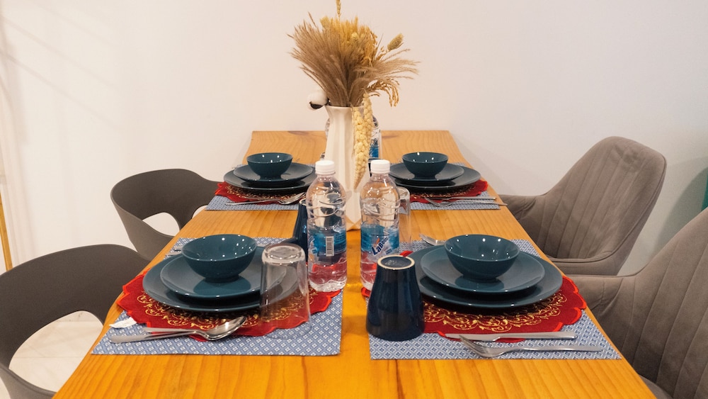 Moonway Luxury Suites At Eaton Residence