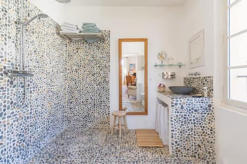 New Bastide Couronne d Aix Luxury in Aix-en-provence A Sophisticated Retreat for Families and Friends