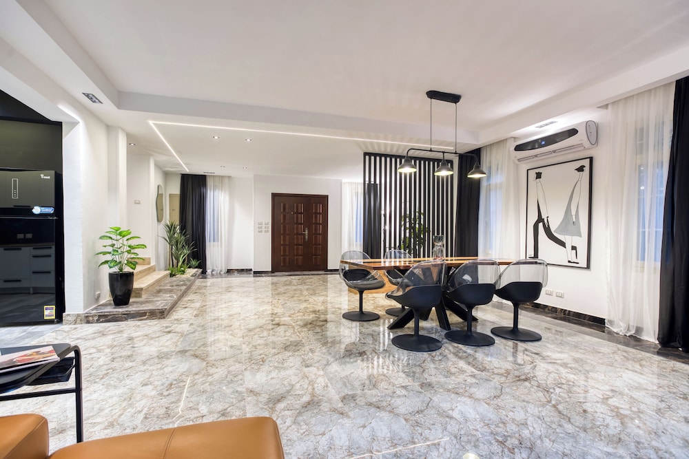 Host Prime Paradise Villa At Rehab City
