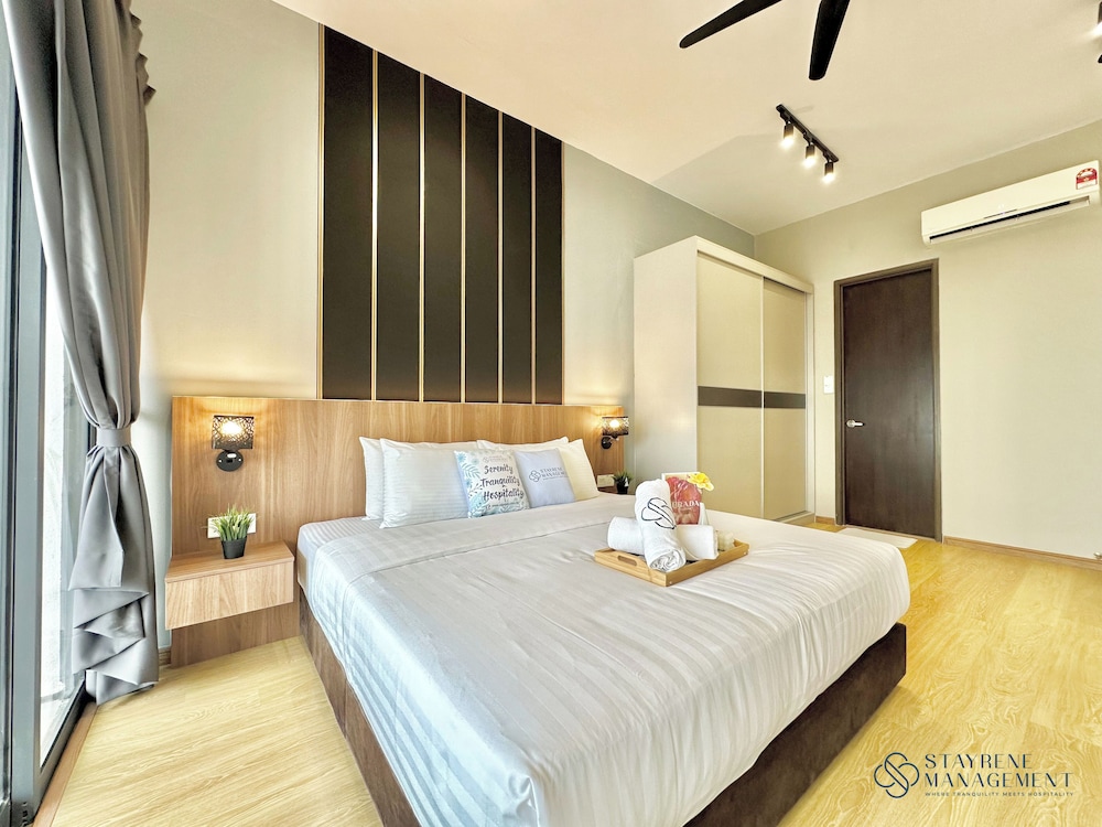 Country Garden Danga Bay Sea View Homestay by Stayrene