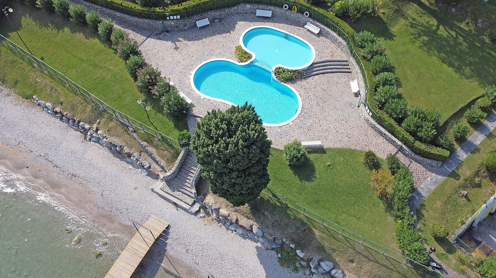 Specchio sul Lago