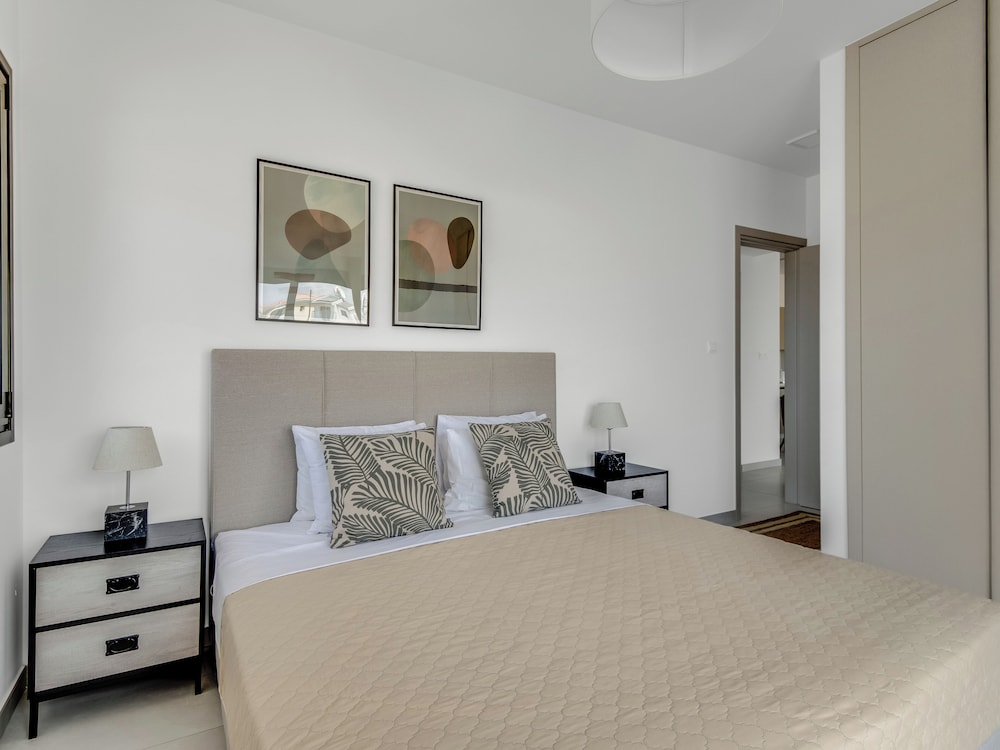 Sanders Elgio - Pleasant 2-bdr Apt w Balcony, photo 15