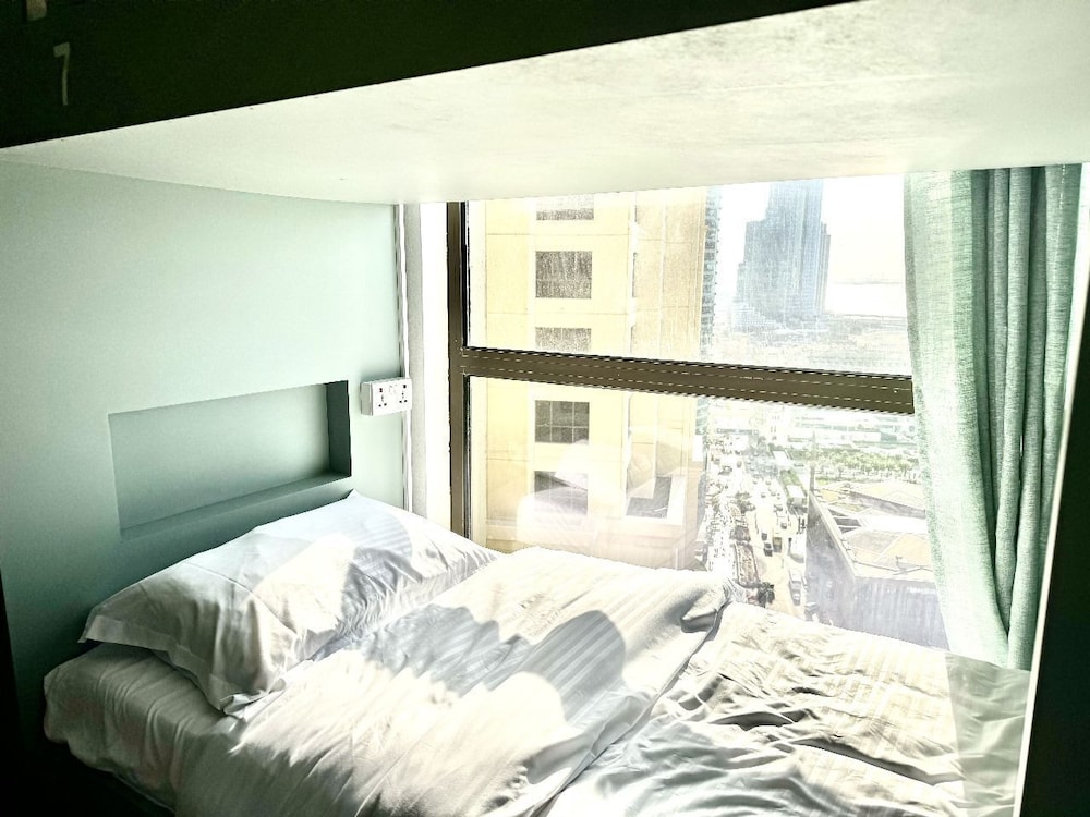 Sadaf 6 Luxury Stays Bed Space