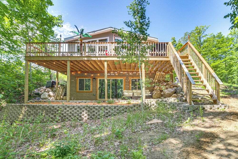 'woman Lake Chain Retreat' w/ Deck & Dock!