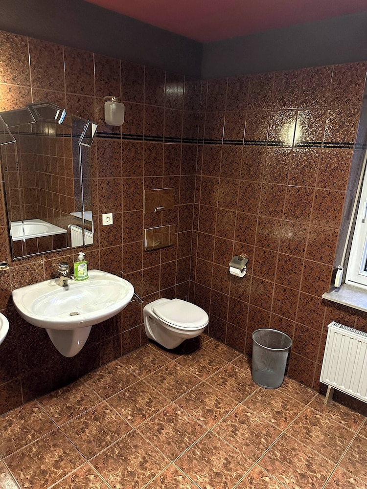 Large Apartment for 3-10 People Near Halle and Leipzig