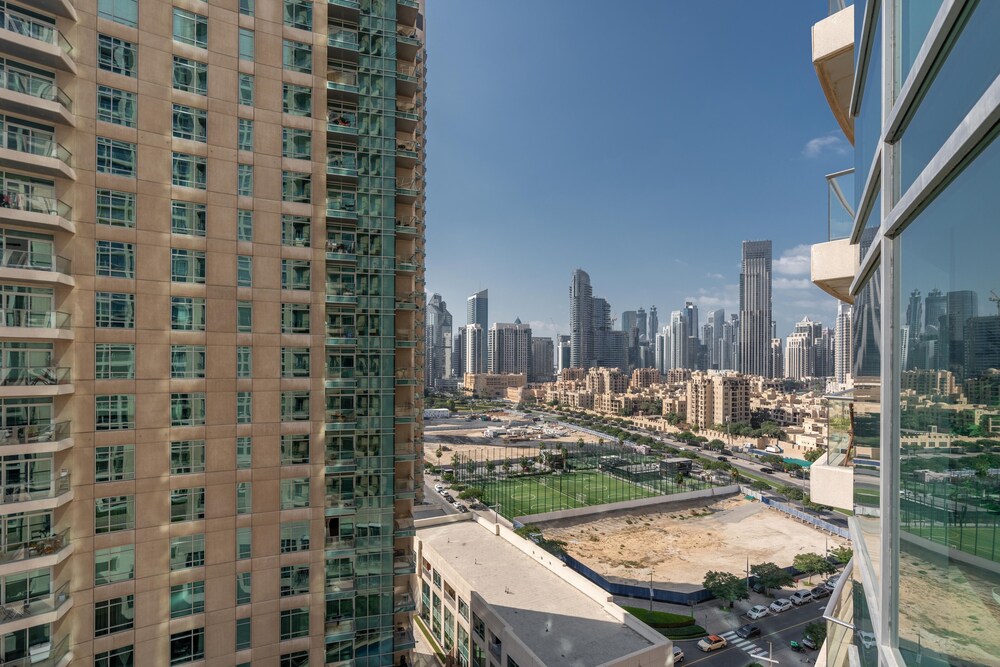 Lux BnB Burj Views Tower - Downtown