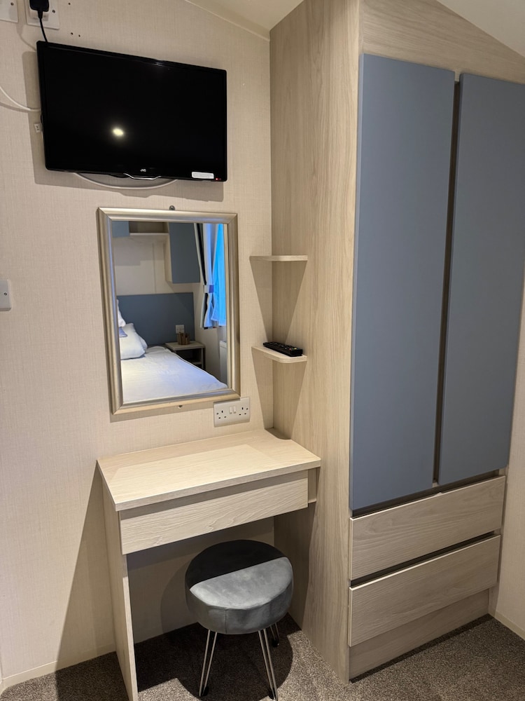 3 Bedroom Stunning Caravan Justin