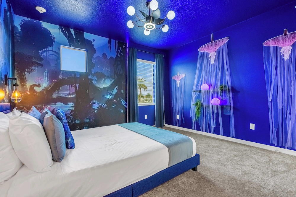 Upstay Epic 15br Mansion for Big Groups Near Parks