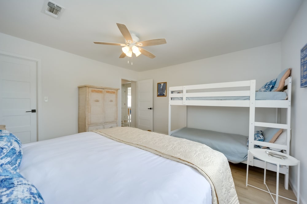 Marble Falls Vacations - Lakefront Granite Shoals Escape w/ Dock! - Property Image 21