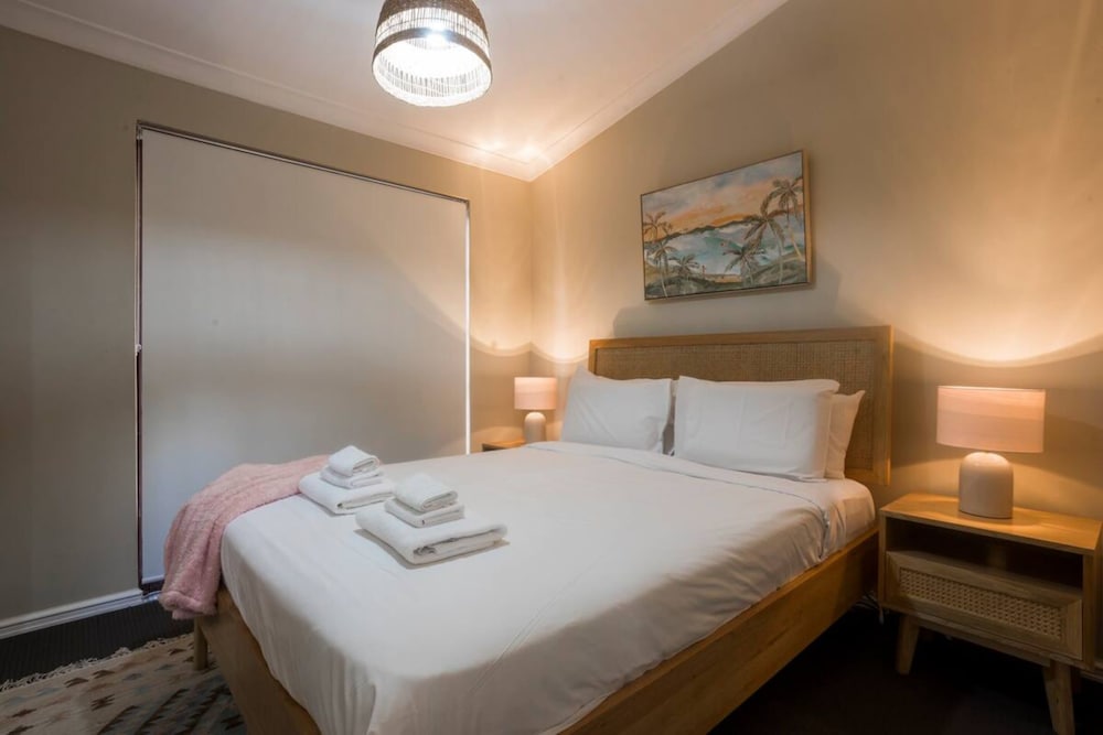 Lovely 1BR in Beachy Scarborough