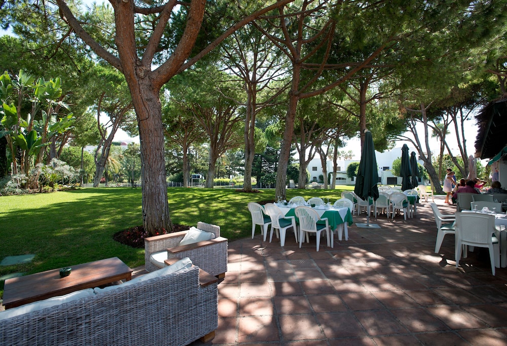 Beachfron Puerto Banus, 2 bed apt Playas Del Duque, Free Wifiparking 3 Pools photo 5