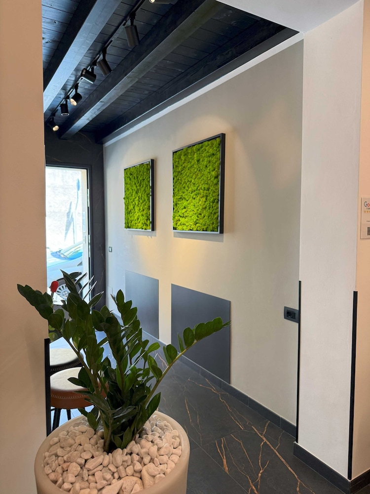 5 Terre hub suite
