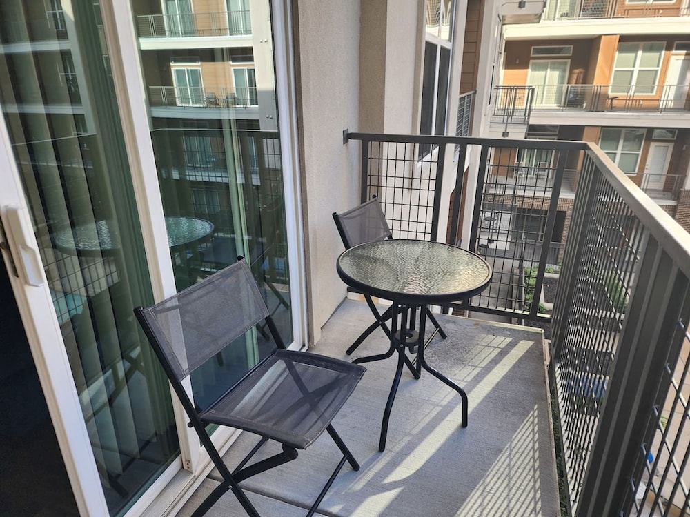 Elite Downtown Poolside Oasis