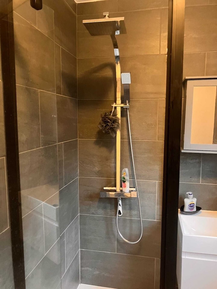 Spacious 1BD Flat - 4 Mins to Regent's Canal!