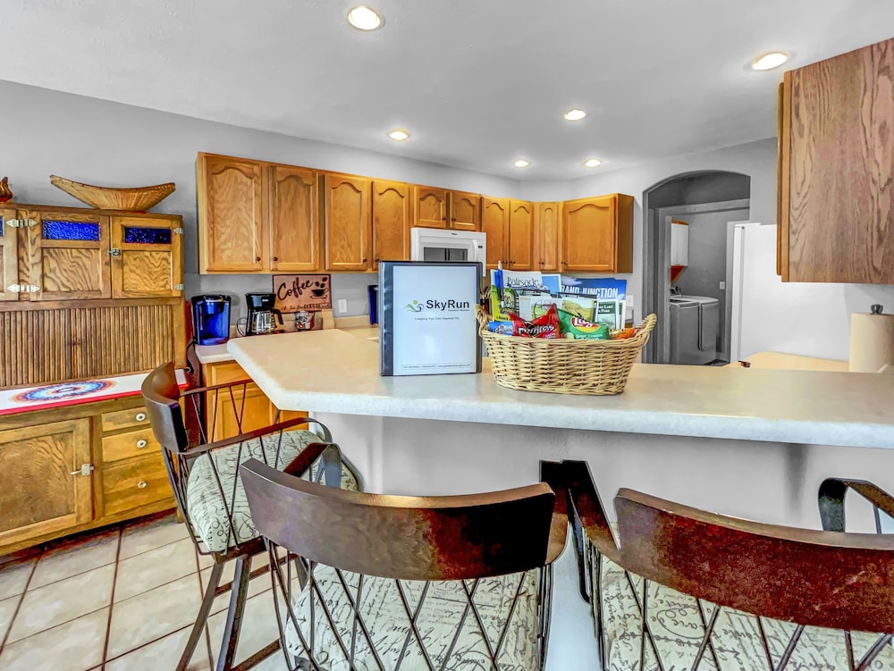 Paradise Hills Oasis 4 Bedroom Home