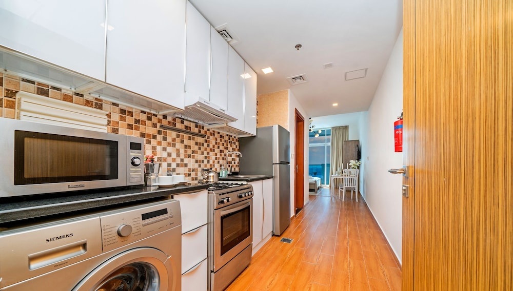 Modern & Stylish Studio in JVT