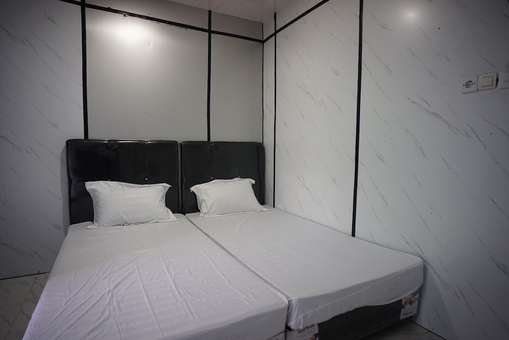 OYO 94903 Akasia Guesthouse