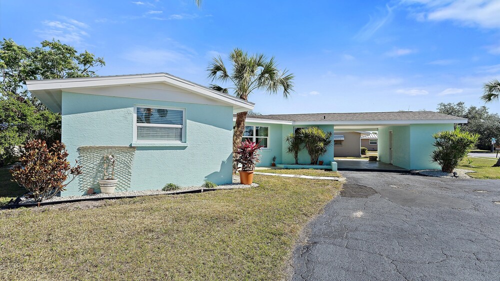 Coastal Cottage 2 Bedroom Home