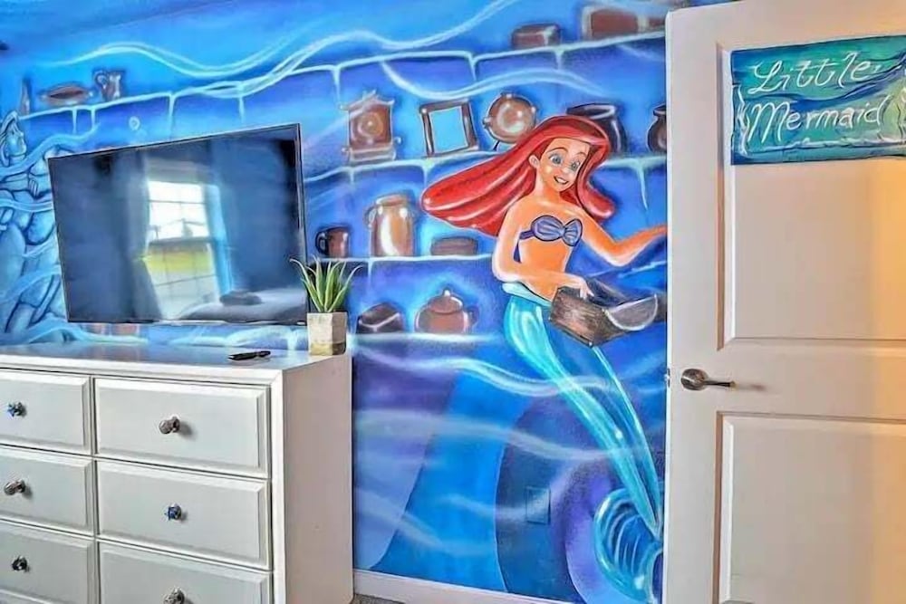 Let's Glo Now Adventure Cove Villa 4 Bedroom Townhouse