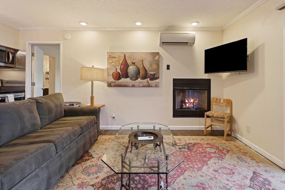 1565 Nw Wall St 144/145 1 Bedroom Condo