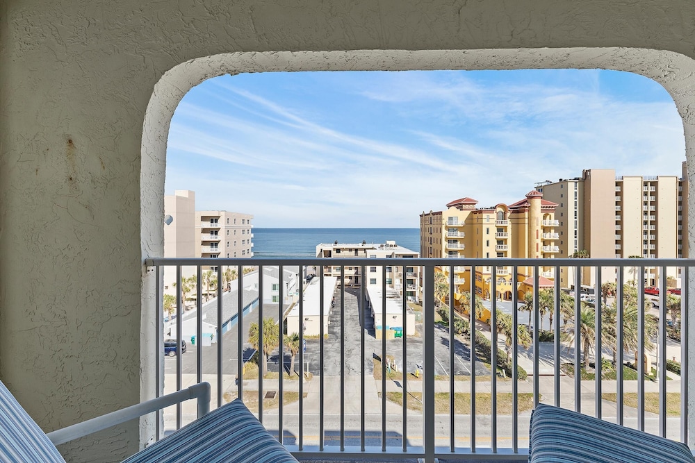 Ocean Terrace Club 706