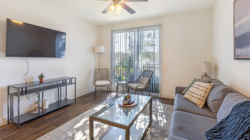 Landing Apartments - North Dallas