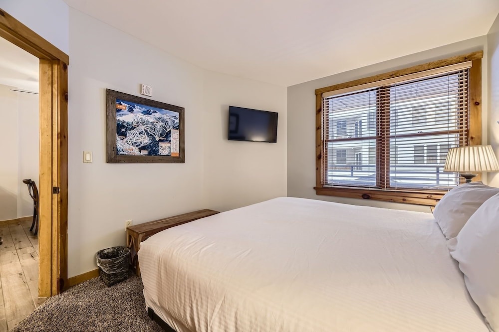 Buffalo Lodge! River Run! Walk To Lifts! 1 Bedroom Condo