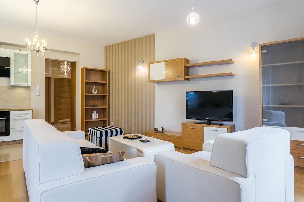 All In Apartments