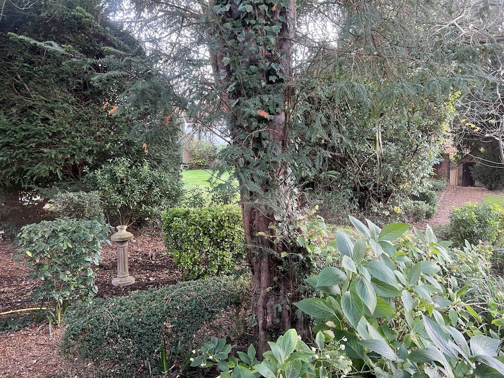 Harlington Manor