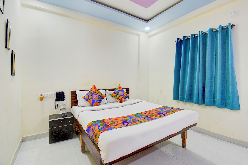 FabHotel Royal Inn Dehu