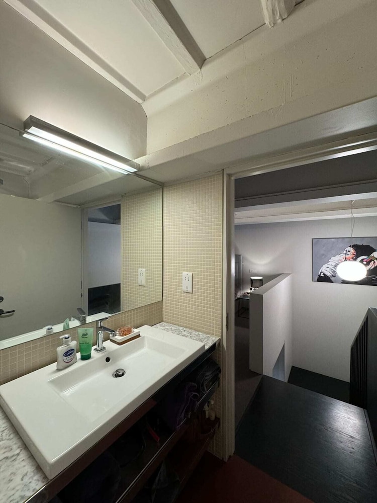 Industrial-chic 1BD Loft by the River Fulham!