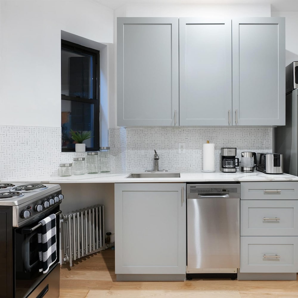 1290-3 New Renovated 2 Bedrooms in UES