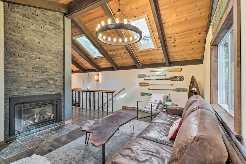 Lake Tahoe Vacations - Incline Village Cabin w/ Patio: 2 Mi to Beach! - Property Image 16