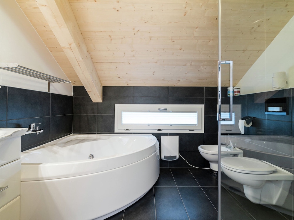 Majestic Chalet With Sauna