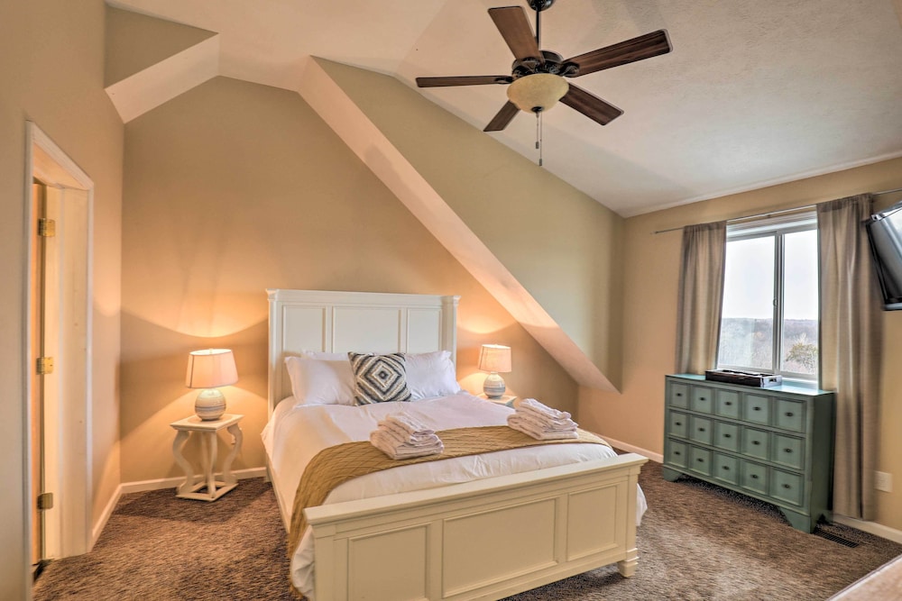 Cayuga Lake Cabin in Romulus < 1 Mi to Wineries! view 5