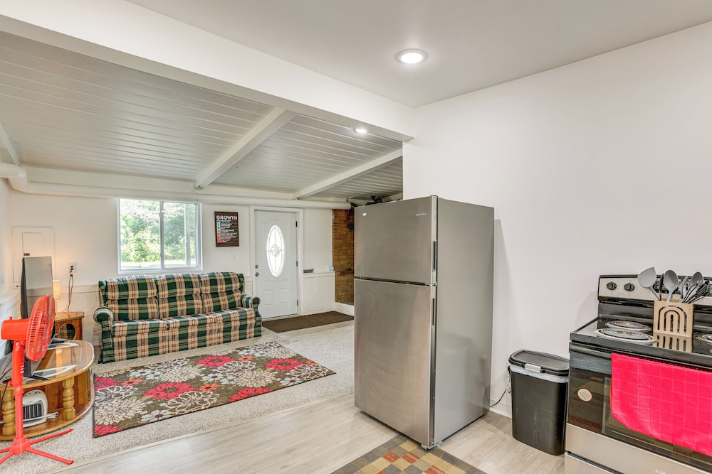 Pet-friendly Retreat: Over 3 Acres in Baldwin!