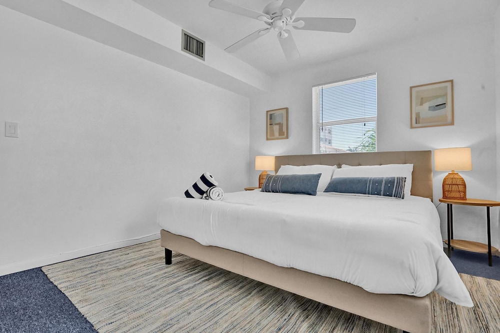 Marine Villas 5 in Hollywood