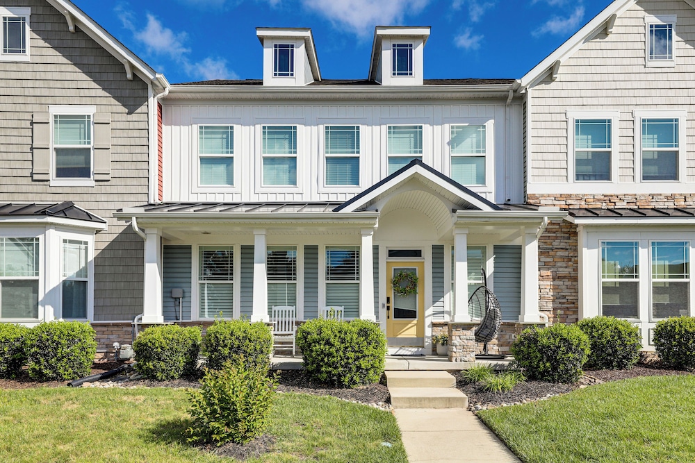 Spacious Townhome 2 Mi to Bethany Beach Boardwalk