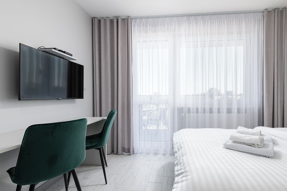 RentPlanet - Apartament Pileckiego view 2