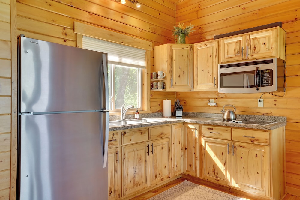 Bluff Views: 'bunker Hill' Cabin in Mindoro!