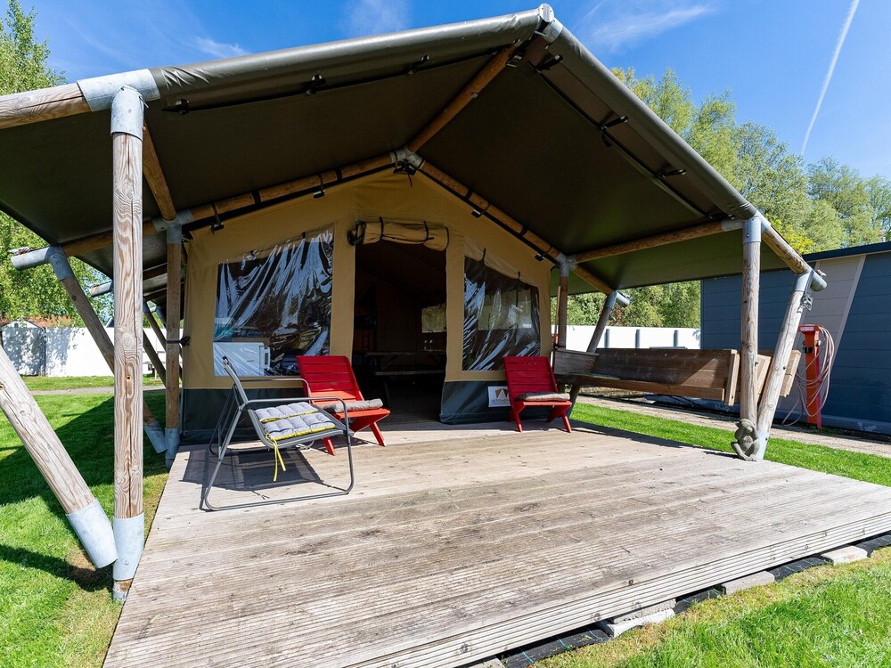 Safari Tent in Heeg by the Marina