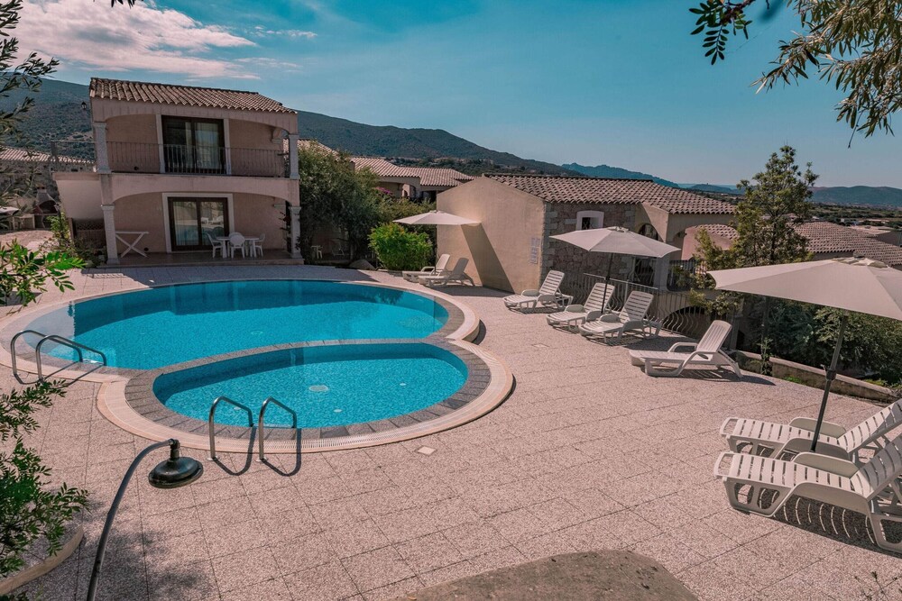 Apartment in Badus With Communal Pool
