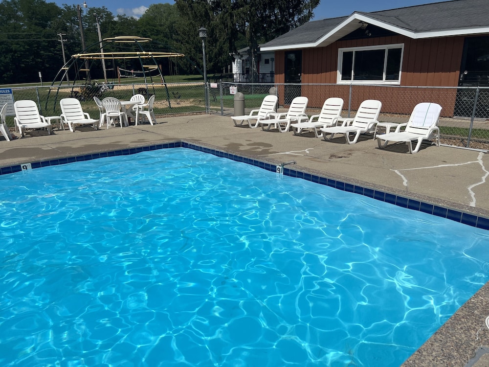 All Star Inn & Suites
