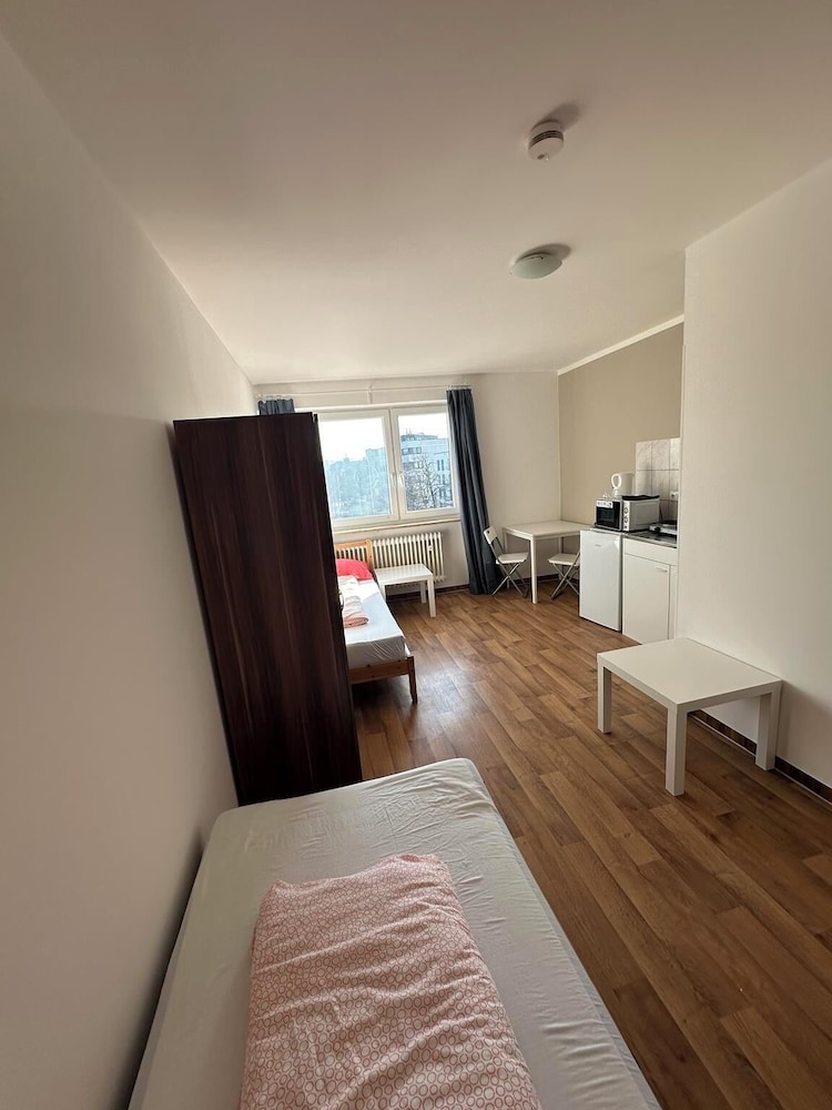 2-Rent Group Hostel Apartments HAN53