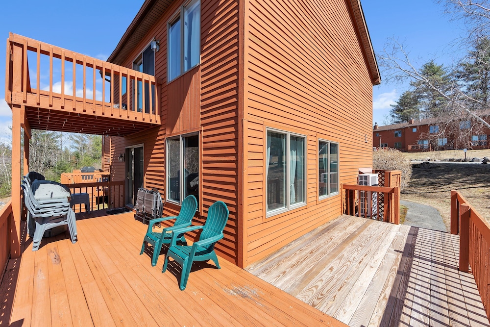 Upper Sleighride 25l - Wrap-around Deck End Unit 3 Bedroom Townhouse by The Summit at Gore Mountain
