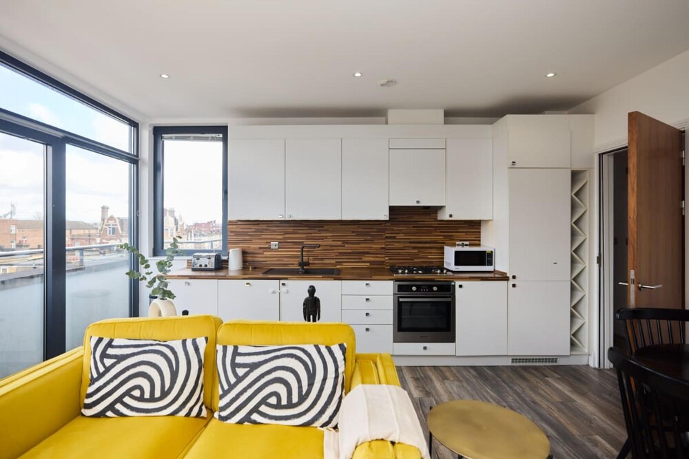 The Harlesden Hideaway - Lovely 2bdr Flat With Balcony