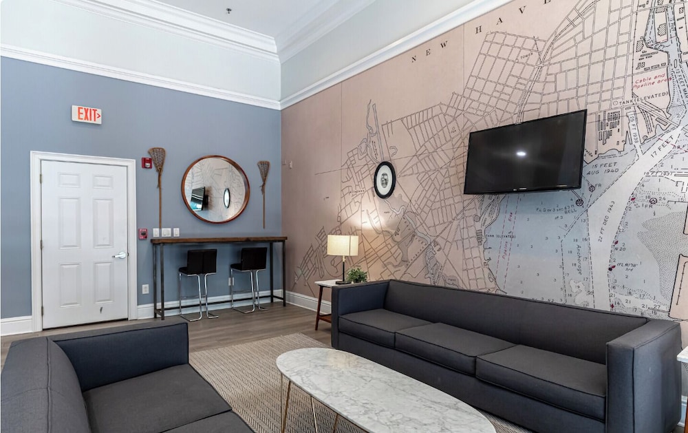 New Haven Vacations - Crown New Haven Hotel At Yale - Property Image 1