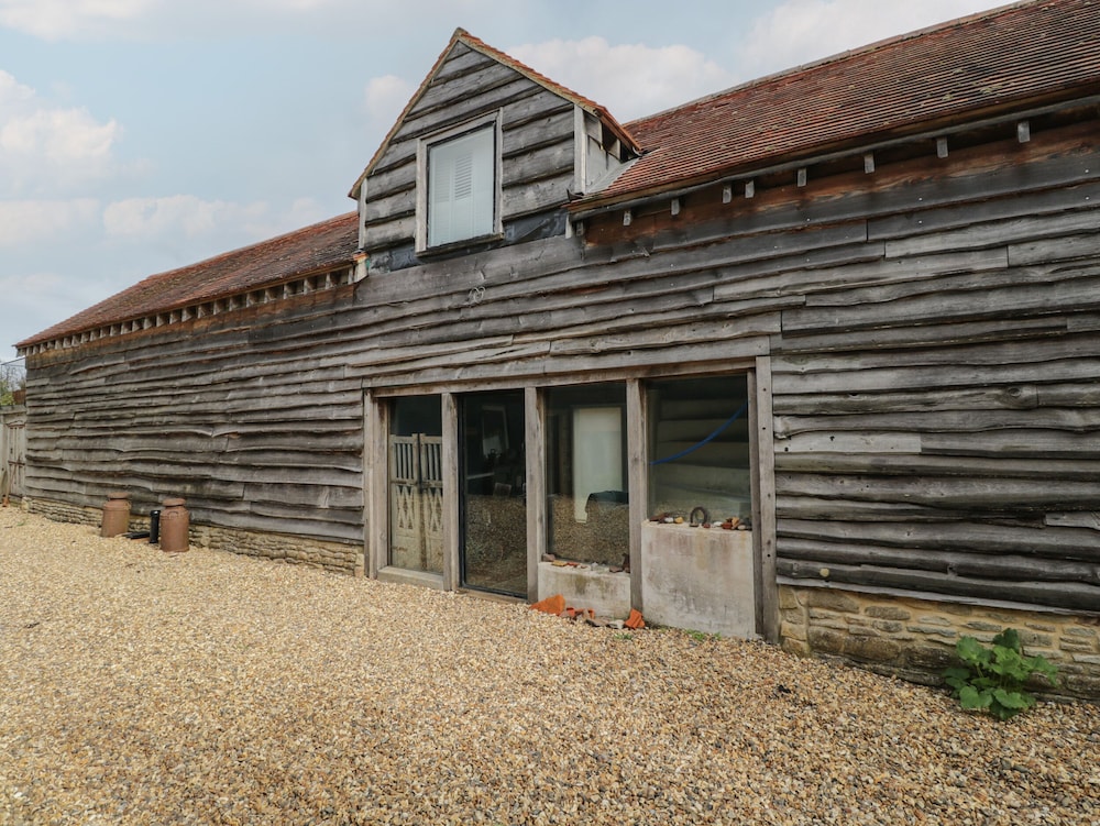 Brandeers Long Barn