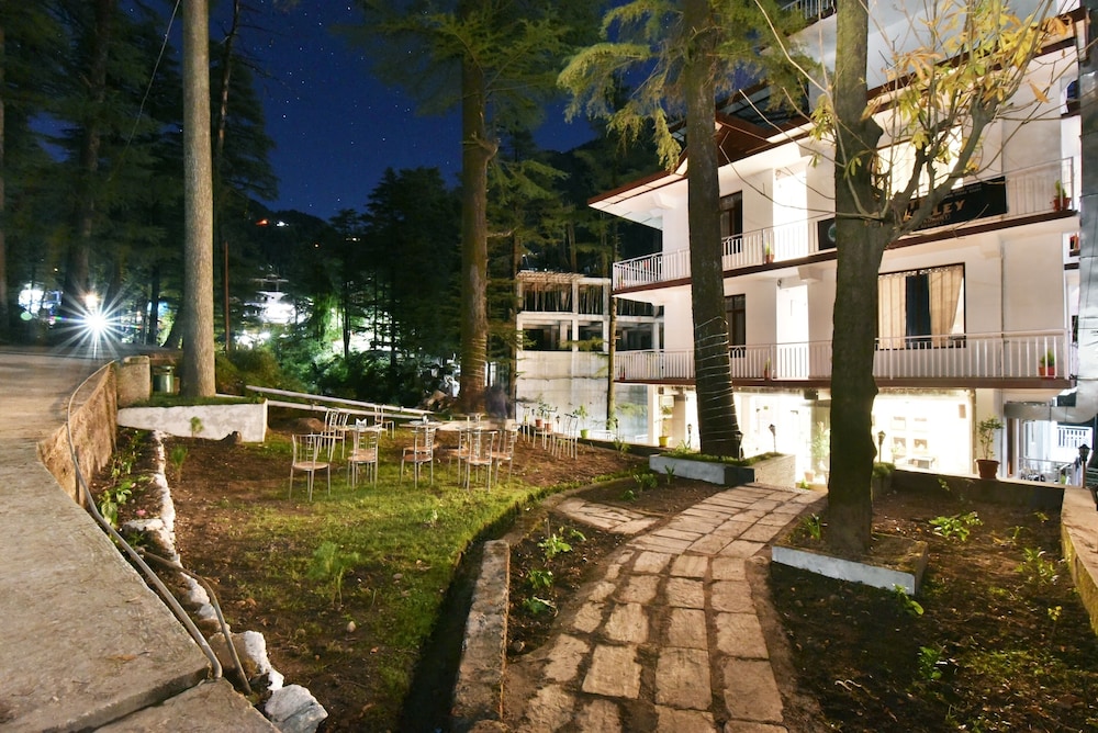 Photo 12
